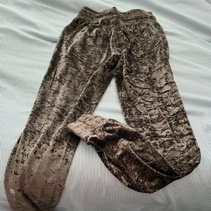 Velour Lululemon jogger. Size 4.